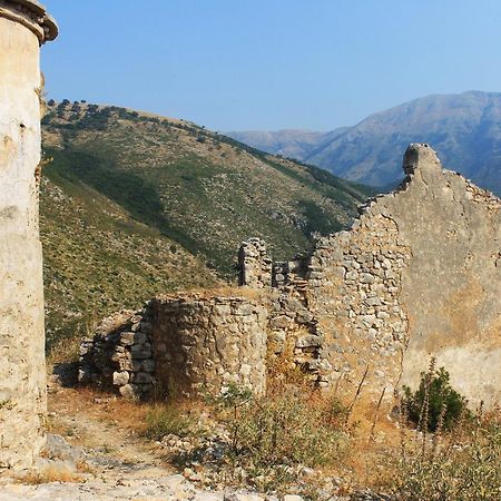 Mpolanos Guesthouse Химара Экстерьер фото