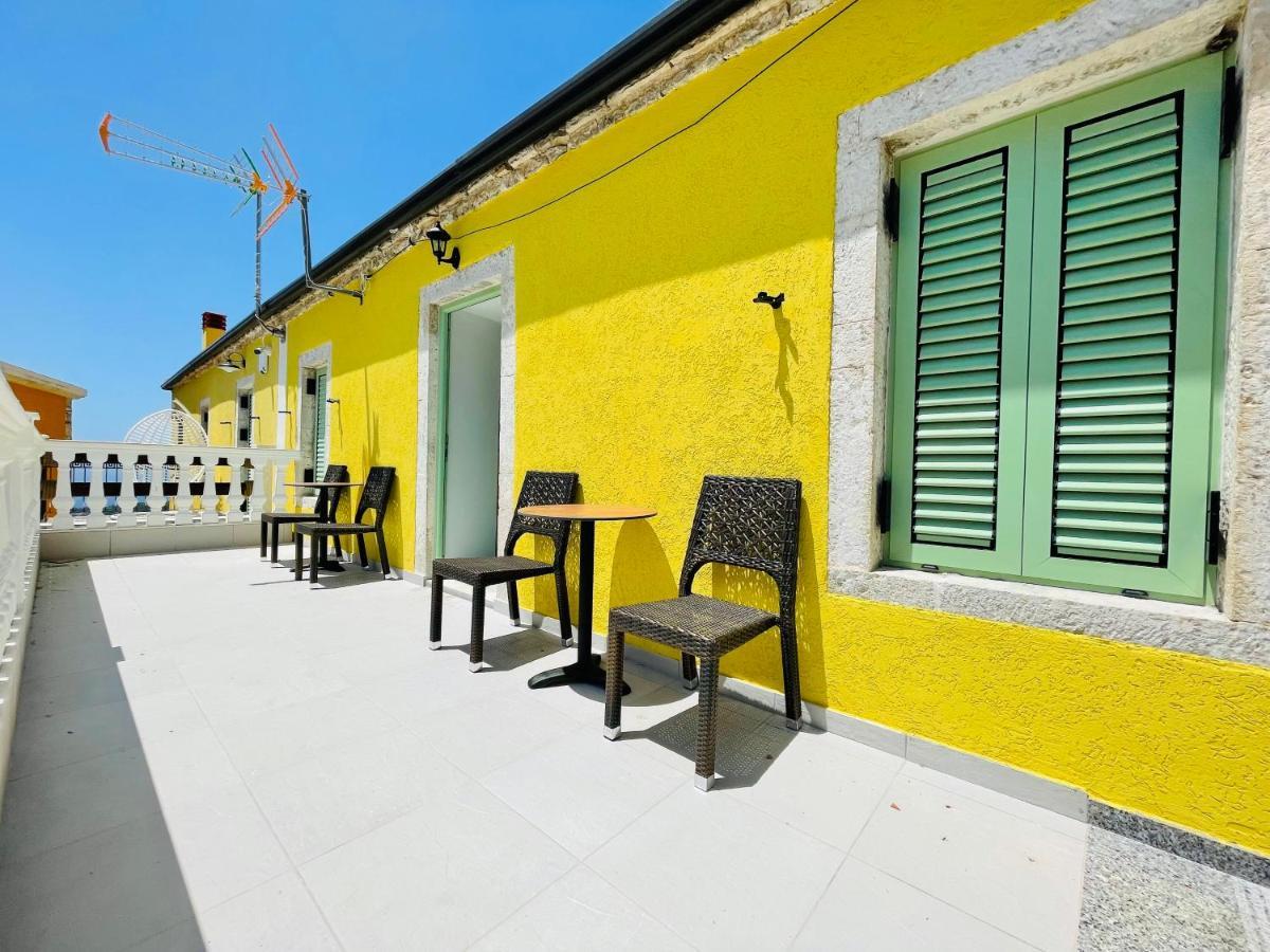 Mpolanos Guesthouse Химара Экстерьер фото